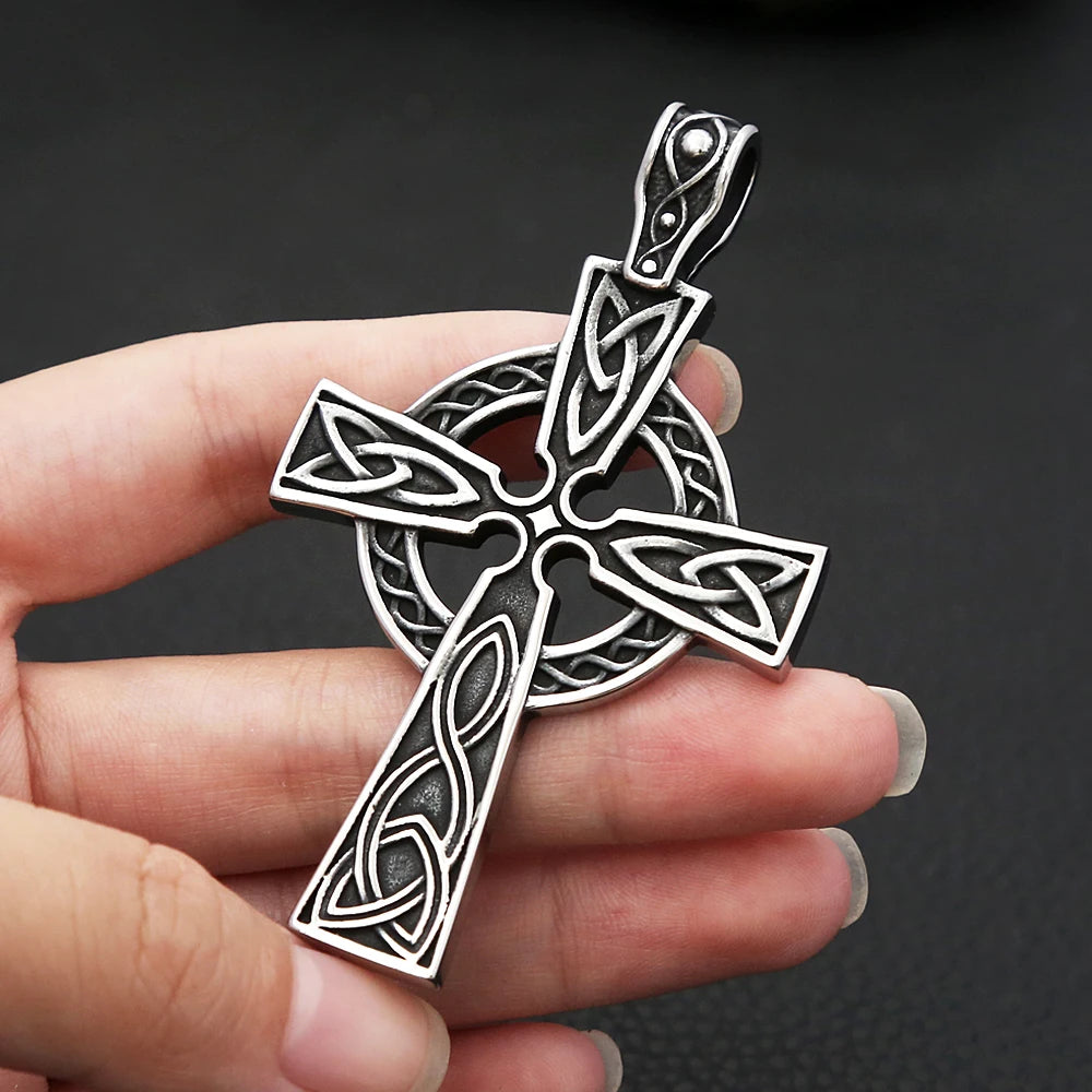 Halskette mit keltischem Knotenkreuz (316L)