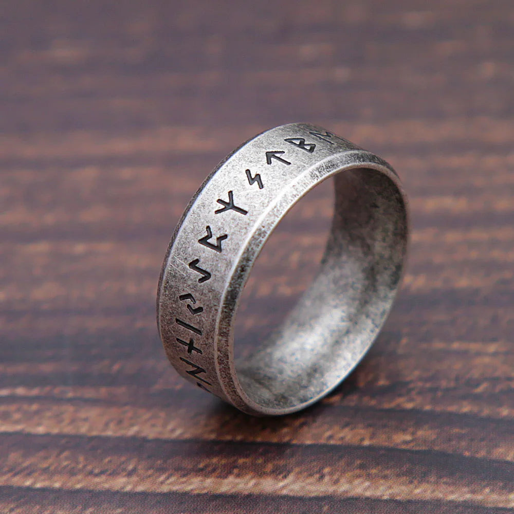 Anillo de runas vikingas retro de moda para hombres y mujeres, acero inoxidable 316L, anillos con letras de Odín, amuleto simple para parejas, joyería, regalos al por mayor