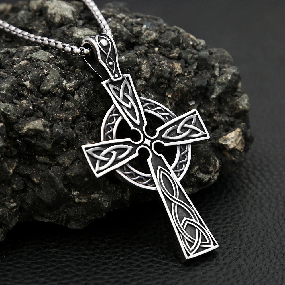 Halskette mit keltischem Knotenkreuz (316L)