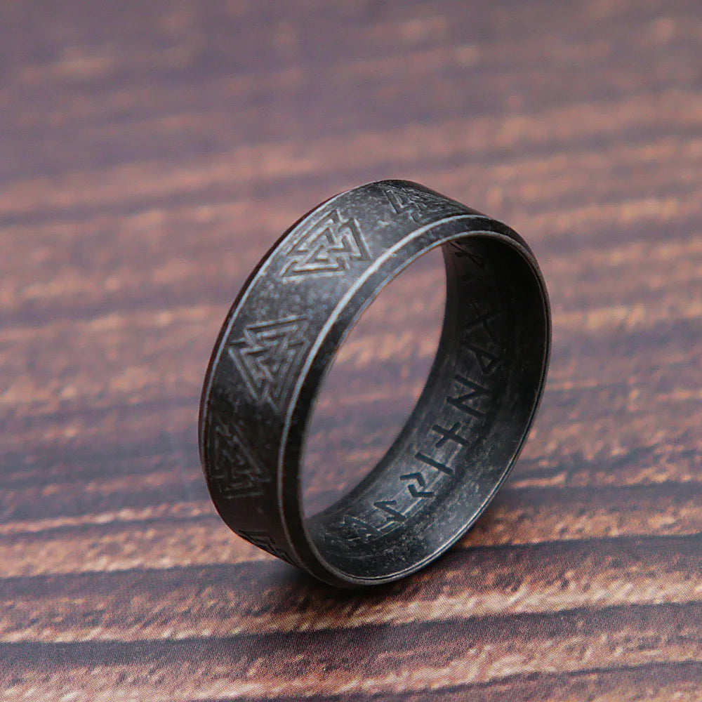 Anillo de runas vikingas retro de moda para hombres y mujeres, acero inoxidable 316L, anillos con letras de Odín, amuleto simple para parejas, joyería, regalos al por mayor