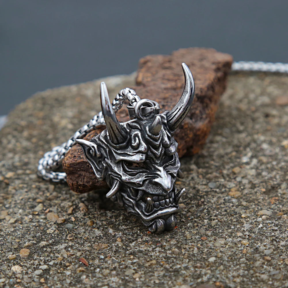 Colgante de calavera con máscara gótica vintage para hombre, estilo punk, hip hop, de acero inoxidable, con forma de calavera de demonio, amuleto, joyería, regalo al por mayor