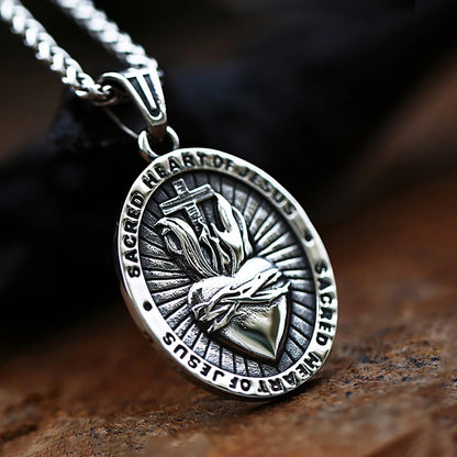 Collar vintage de moda con el Sagrado Corazón de Jesús para hombres y mujeres, colgante de cruz religiosa de acero inoxidable 316L, amuleto de motociclista, joyería