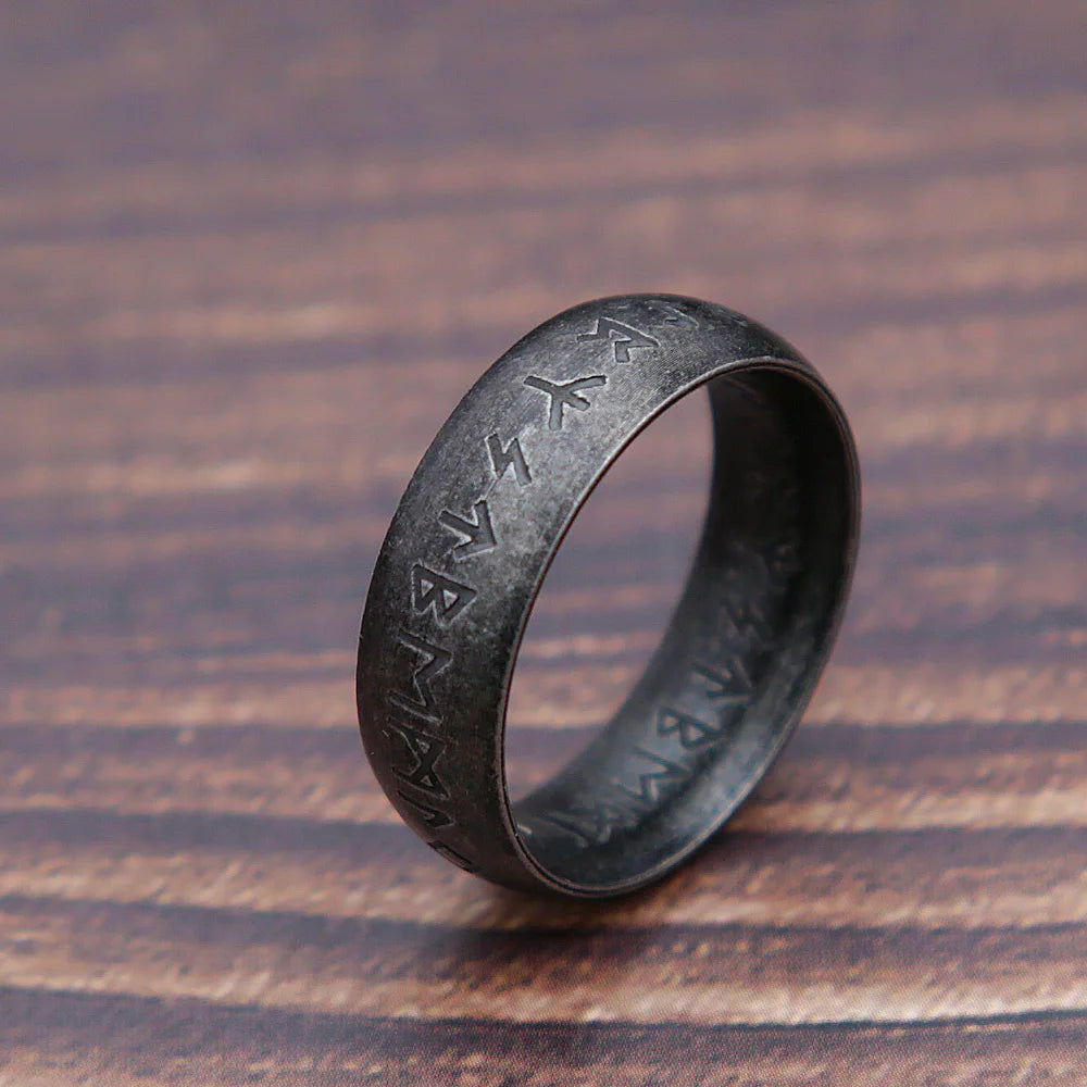 Anillo de runas vikingas retro de moda para hombres y mujeres, acero inoxidable 316L, anillos con letras de Odín, amuleto simple para parejas, joyería, regalos al por mayor