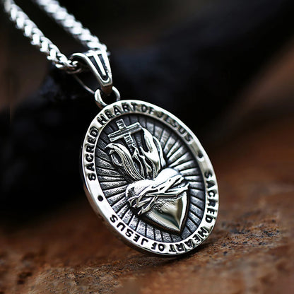 Collar vintage de moda con el Sagrado Corazón de Jesús para hombres y mujeres, colgante de cruz religiosa de acero inoxidable 316L, amuleto de motociclista, joyería