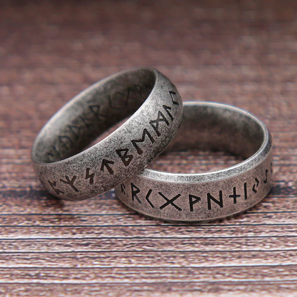 Anillo de runas vikingas retro de moda para hombres y mujeres, acero inoxidable 316L, anillos con letras de Odín, amuleto simple para parejas, joyería, regalos al por mayor